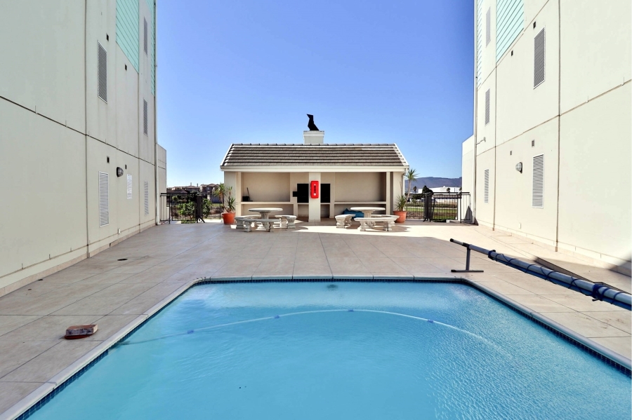 To Let 2 Bedroom Property for Rent in Royal Ascot Western Cape